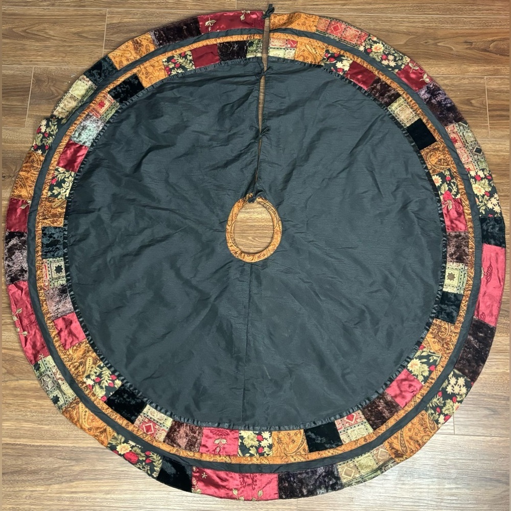 Coldwater‎ Creek Christmas Holiday Patchwork Boho Velvet Tree Skirt 23”